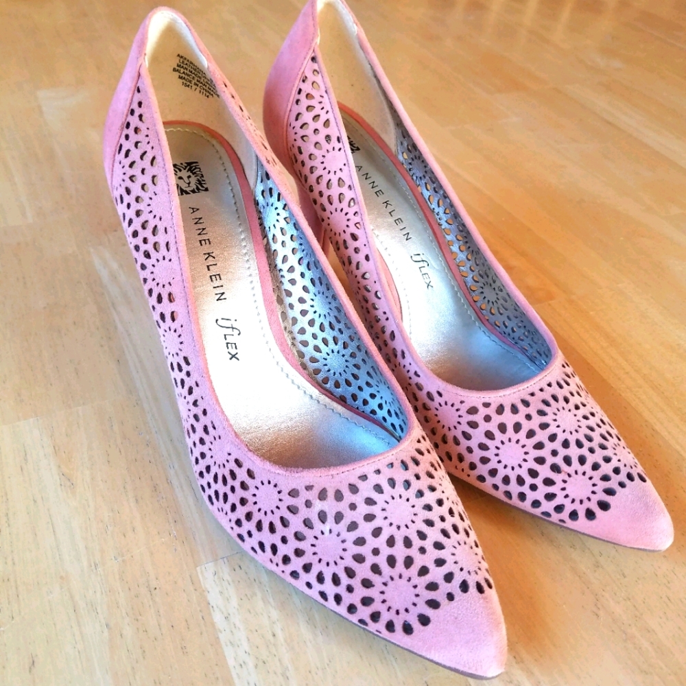 BEAUTIFUL Anne Klein Heels LIKE NEW